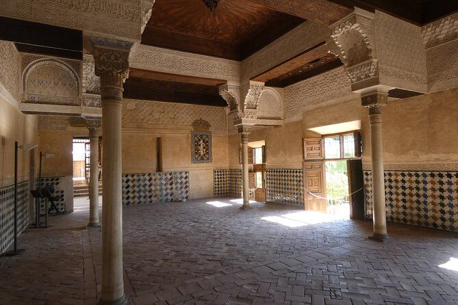 alhambra-skip-the-line-premium-guided-tour