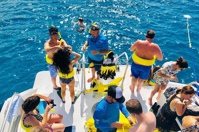 all-inclusive-beach-snorkel-boat-tour-to-icacos-island