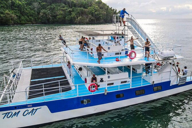 all-inclusive-catamaran-eco-adventure-from-manuel-antonio