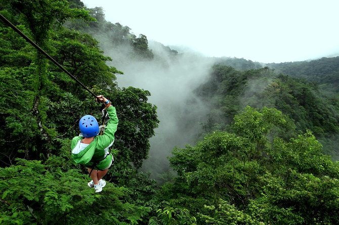 ama-extreme-7-zipline-cables-in-arenal-above-la-fortuna-waterfall
