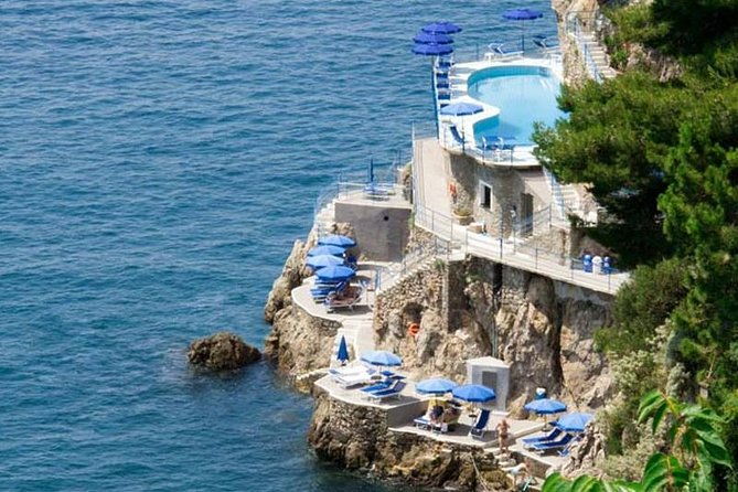 amalfi-coast-with-stop-at-emerald-grotto-2
