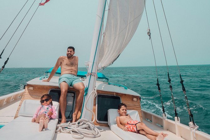 ambergris-caye-sunset-sail-tour-on-the-40-sirena-azul-sailboat