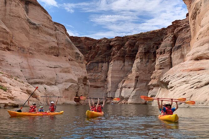 antelope-canyon-lake-powell-guided-kayaking-and-hike-tour-2