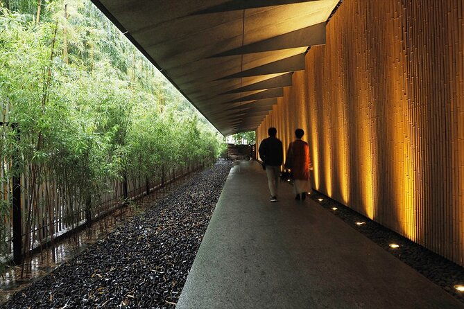 aoyama-art-museum-tour-from-tokyo