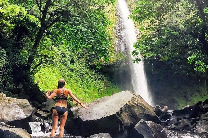 arenal-volcano-la-fortuna-waterfall-hot-springs-full-day-tour