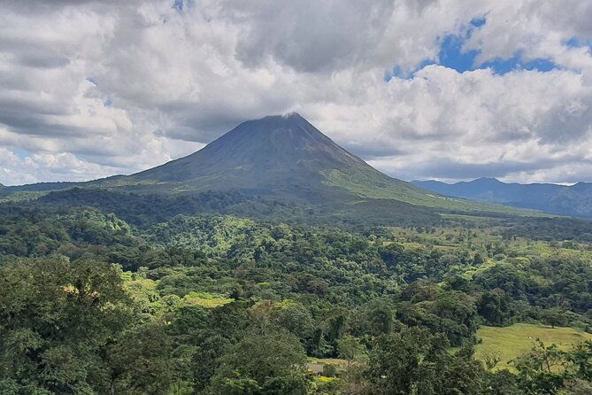arenal-volcano-rainforest-hanging-bridges-waterfall-hotsprings