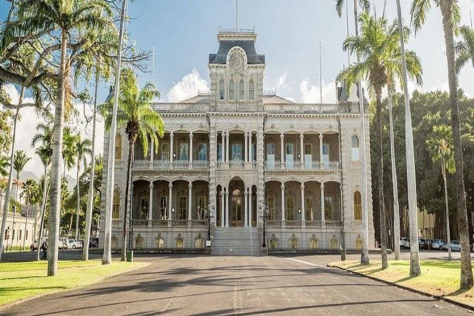 arizona-memorial-pearl-harbor-honolulu-city-tour-from-kauai-2