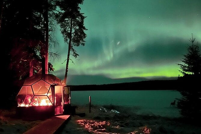 aurora-borealis-dinner-in-a-glass-igloo