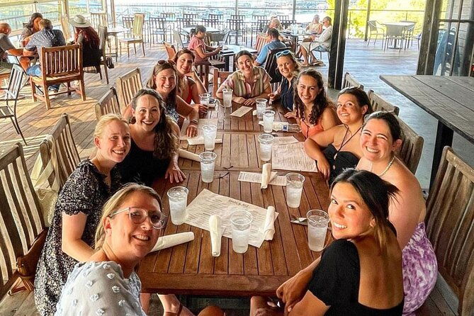austin-lake-travis-barge-crawl-bar-hopping-tour-by-boat