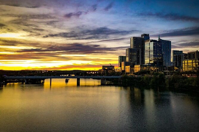 austin-small-group-night-tour-with-famous-austin-bat-boat-cruise-2