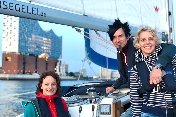 authentic-sailingtrip-beyond-the-borders-of-the-port-of-hamburg