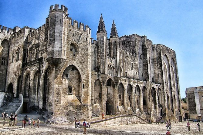 avignon-private-walking-tour-with-a-professional-guide-2