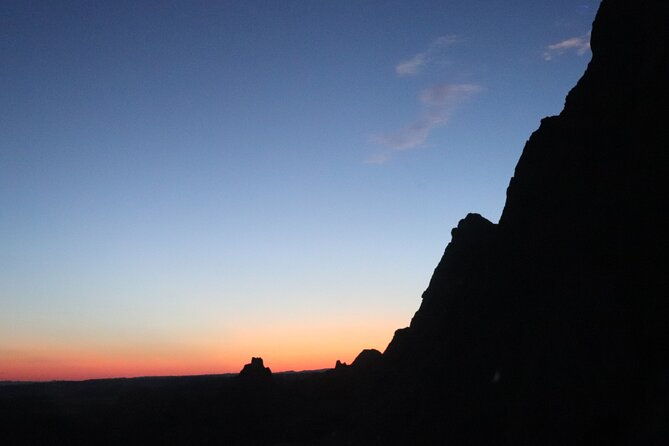 badlands-sunset-wildlife-natures-evening-glow