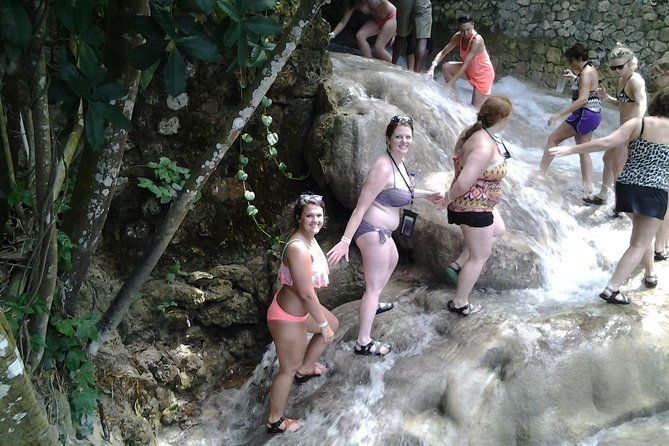 bamboo-rafting-dunns-river-falls-from-falmouth