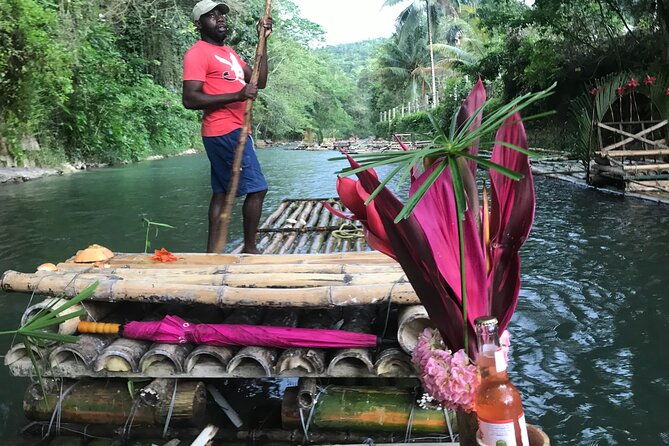 bamboo-rafting-with-limestone-foot-massage-2