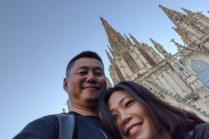 barcelona-vip-private-tour-sagrada-familia-park-guell-pedrera-2