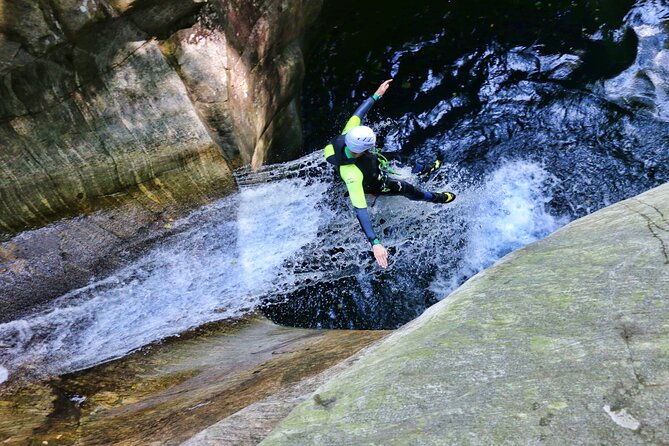 basic-corippo-canyoning-experience-in-valle-verzasca