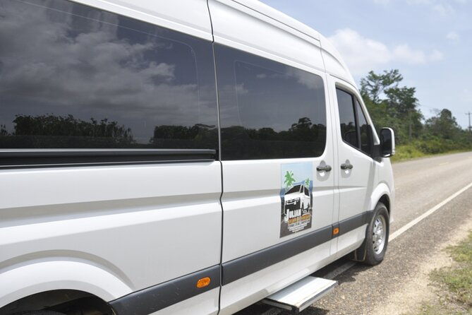 belize-international-airport-to-hopkins-village-private-shuttle