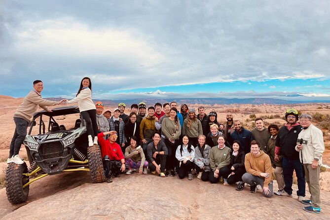 best-hells-revenge-u-drive-4x4-tour-in-moab-dinosaur-tracks-2