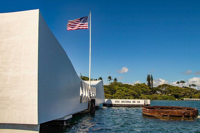 best-of-oahu-private-tour-with-movie-and-boat-tour-uss-arizona-memorial