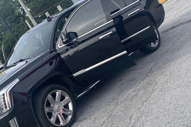 black-suv-hourly-service-luxury-airport-transfers-2