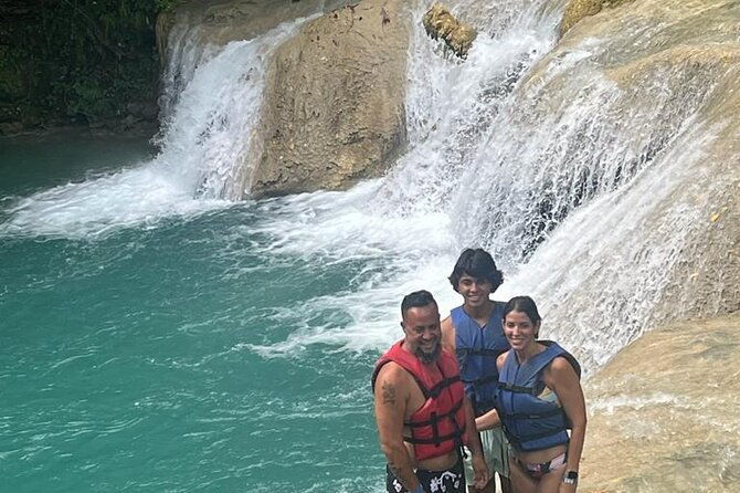 blue-hole-and-beach-from-cruise-ship-ports-or-hotels-in-ocho-rios