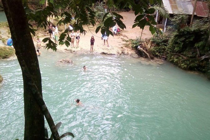 blue-hole-dunns-river-lunch-and-shopping-from-negril