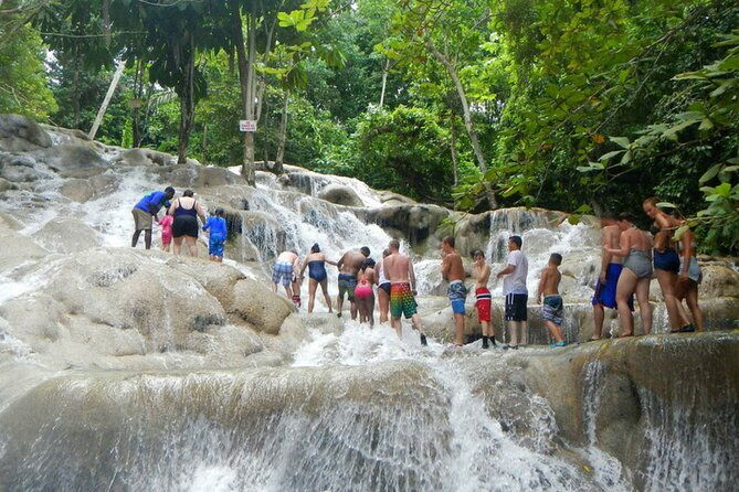 blue-hole-or-dunns-river-and-luminous-lagoon-from-montego-bay