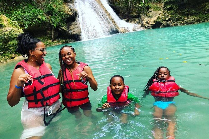 blue-hole-river-falls-with-shopping-from-ocho-rios
