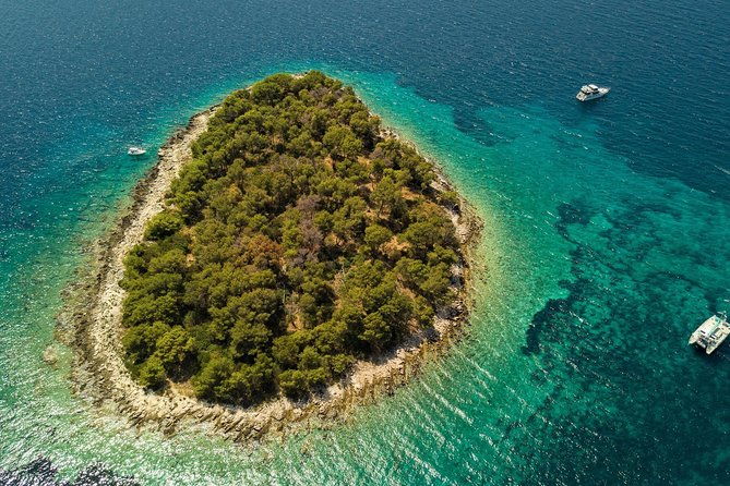 blue-lagoon-maslinica-half-day-tour-from-trogir-2