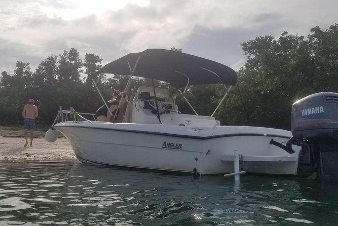 boat-excursion-in-florida-keys-with-snorkeling-equipment