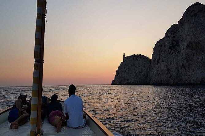 boat-tour-of-capri-tour-classes-2-hours-2
