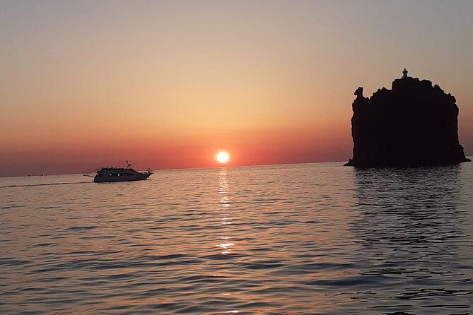 boat-tour-to-panarea-and-stromboli-from-lipari