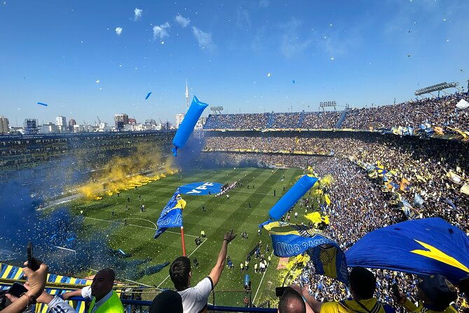 boca-juniors-game-at-la-bombonera-with-local-transport