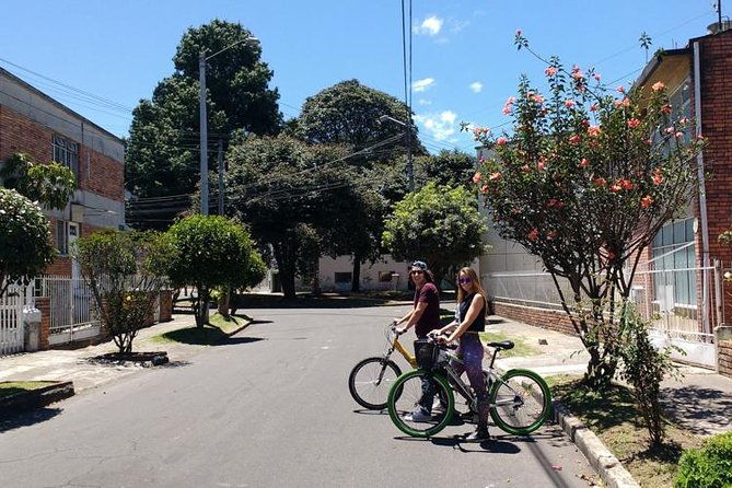 bogota-bike-tour-with-street-art
