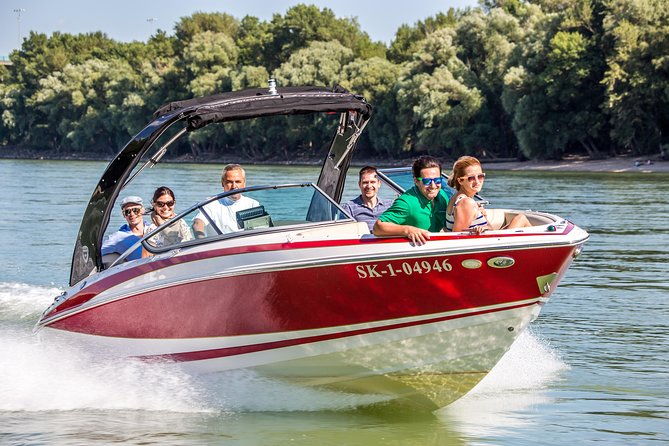 bratislava-by-speedboat-1-hour