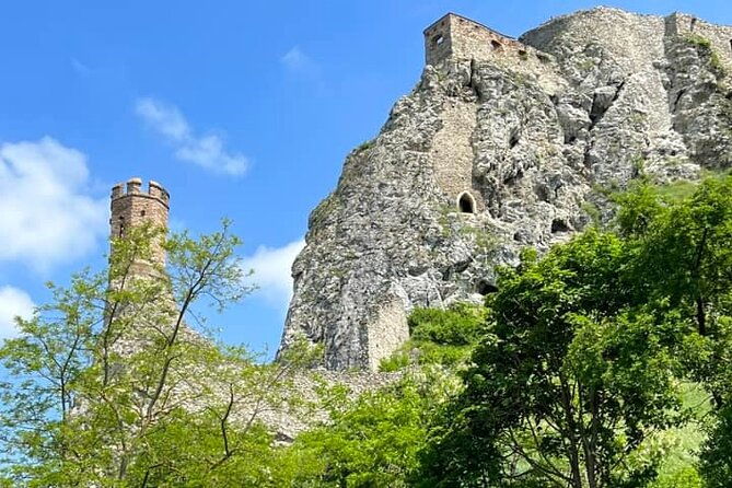 bratislava-grand-city-tour-with-devin-castle