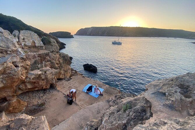 breakfast-at-sunrise-in-menorca-private-guide
