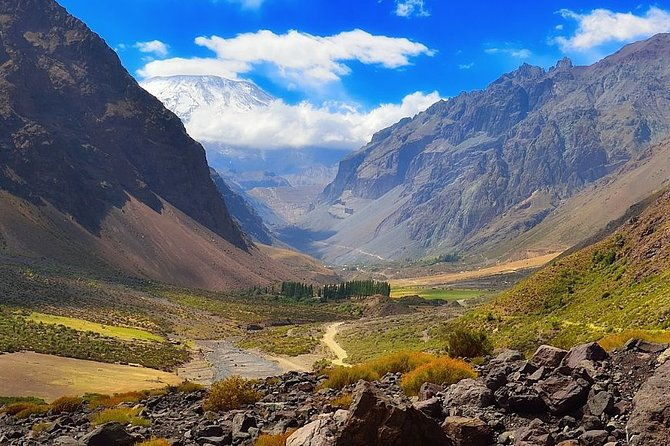 cajon-del-maipo-el-yeso-reservoir-and-colina-hot-springs
