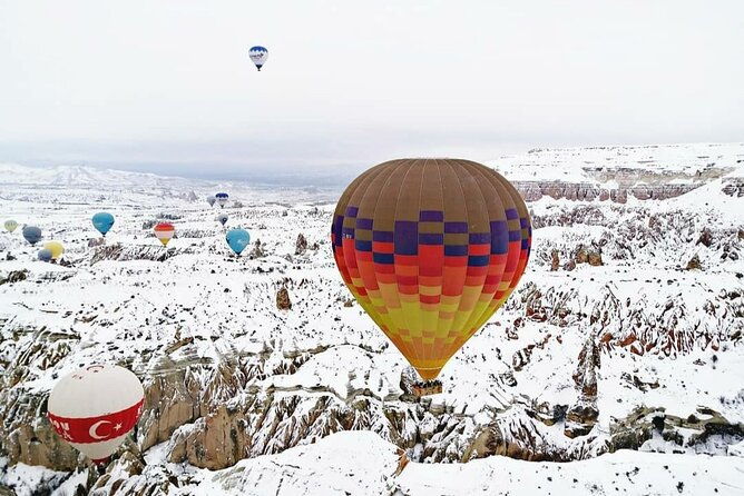 cappadocia-fantastic-hot-air-balloon-tour-champagne-breakfast