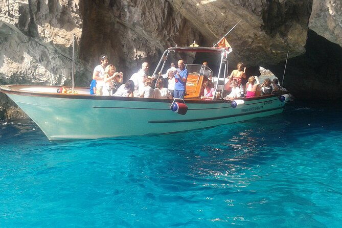 capri-diy-day-trip-package-boattour-bluegrottobuslunch