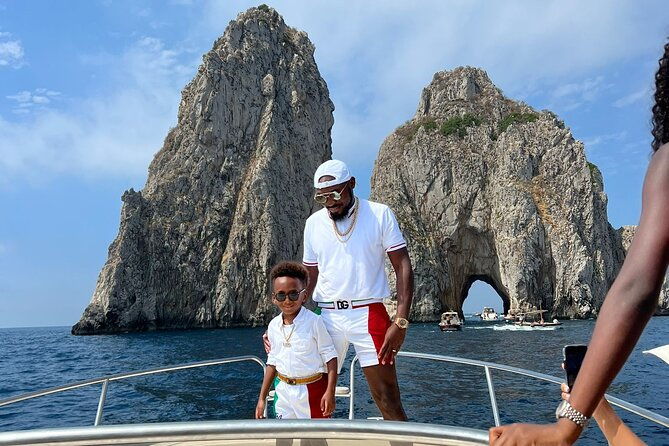 capri-private-all-inclusive-boat-tour-with-city-exploration