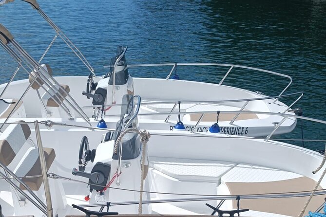 captain-your-own-boat-without-license