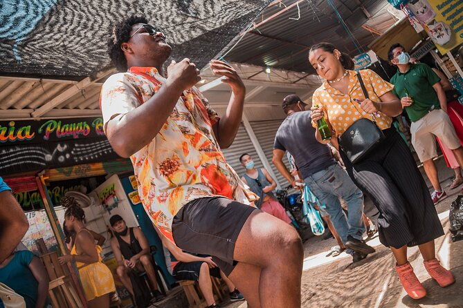 cartagenas-bazurto-local-market-experience