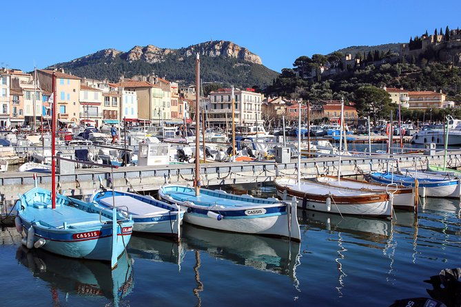 cassis-ancient-fishing-port-calanques-spectacular-cap-canaille-private-tour
