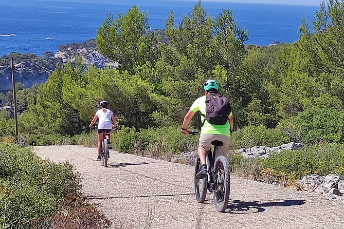 cassis-two-calanques-tour-by-electric-mountain-bike