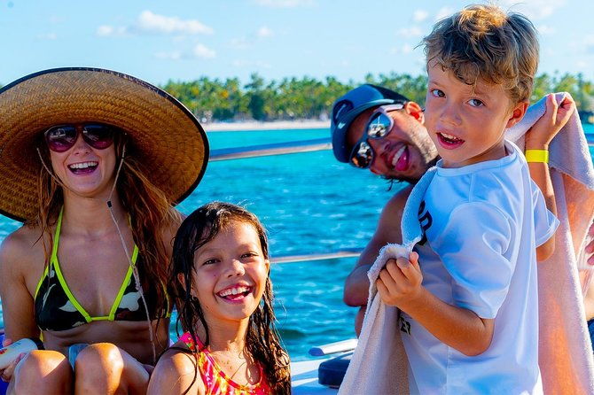 catamaran-cruise-with-snorkeling-parasailing