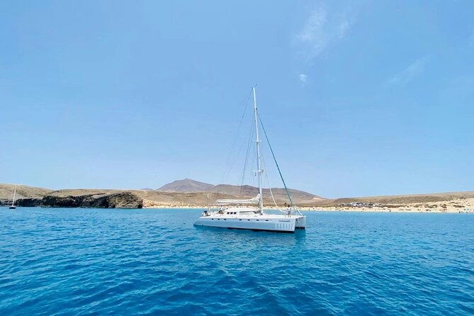 catamaran-sailing-experience-to-papagayos-beaches-with-lunch-and-drinks