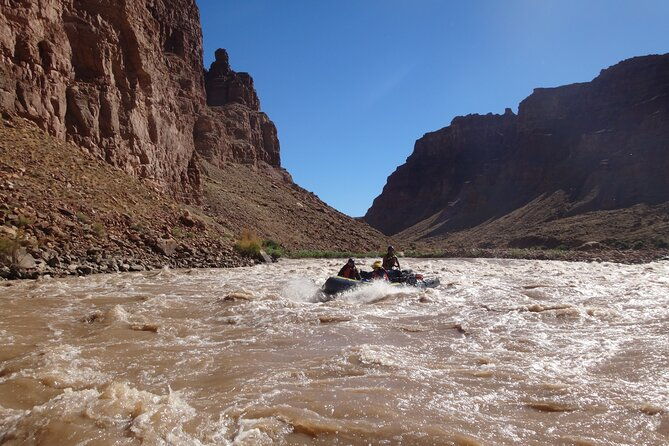 cataract-canyon-rafting-adventure-from-moab