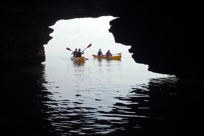 cave-point-kayak-tour